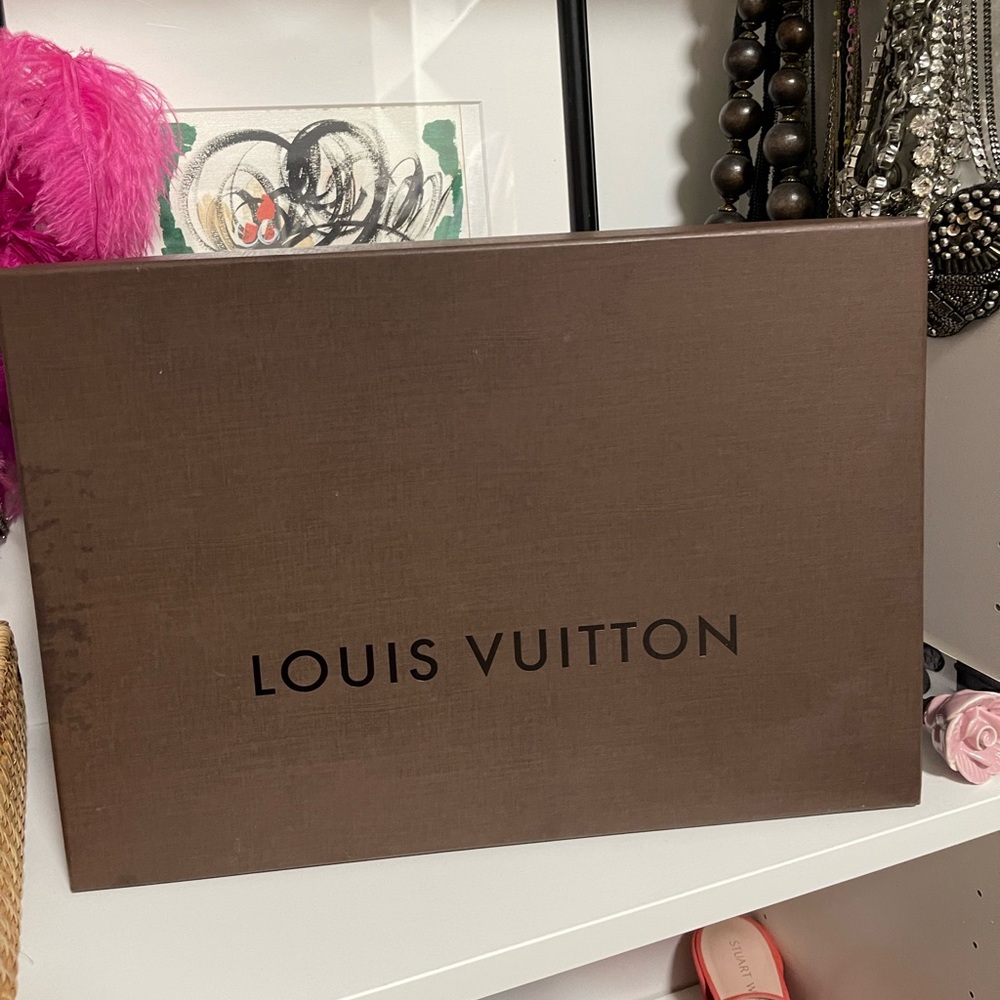 Louis Vuitton box
